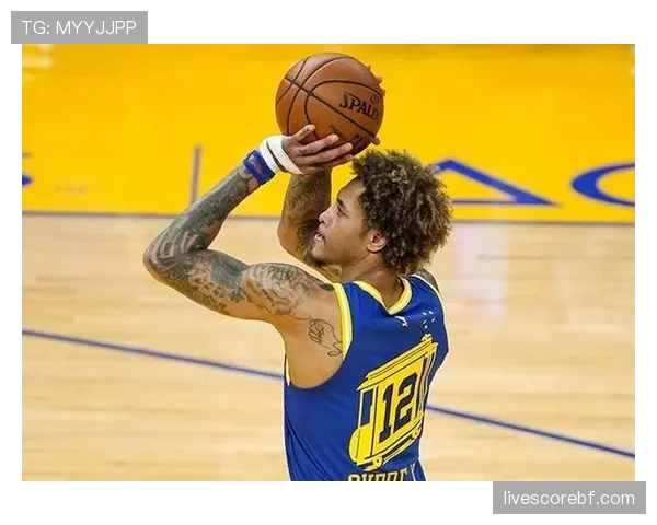 谢周三财务危机主力框架解体 欠薪背景下球队赛季摆烂